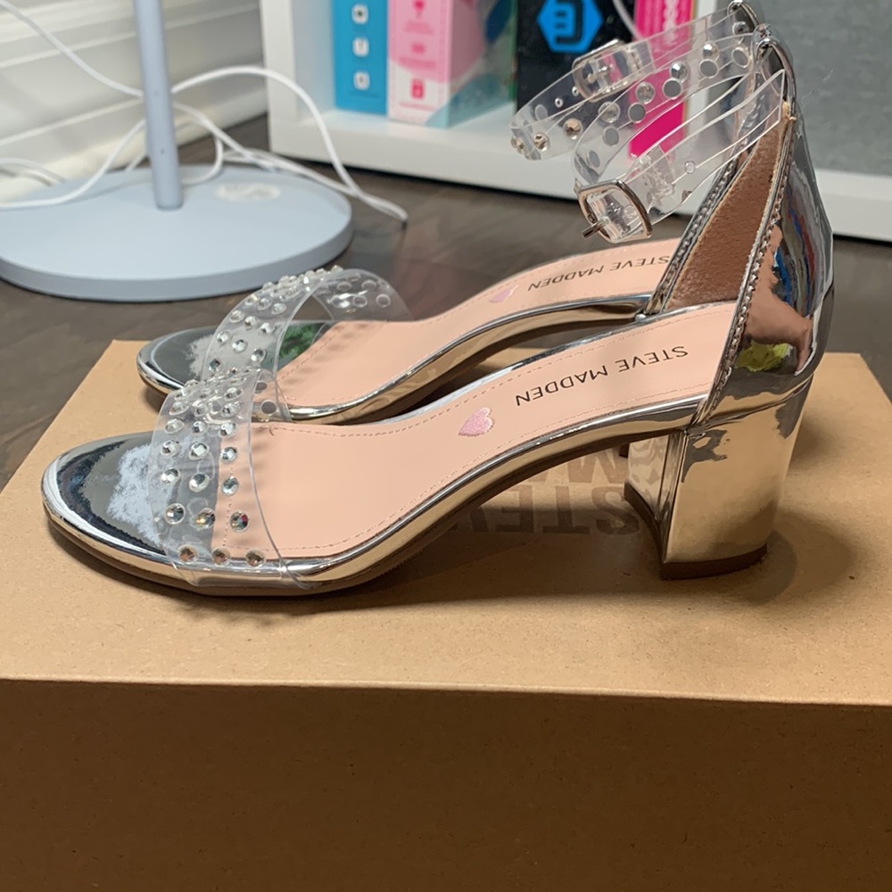 Steve Madden Shoes for Girls- Size 2 - Picture 6 of 9